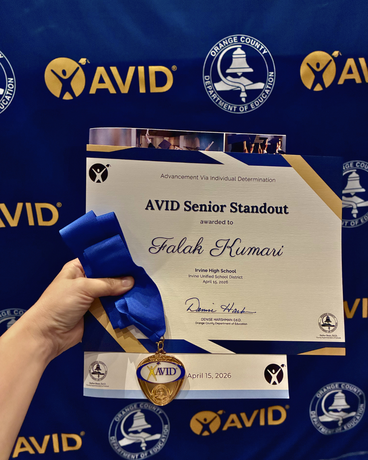 Falak Kumani's award and medal