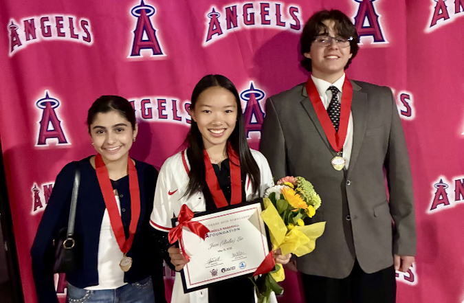 AVID Standouts pose for photo