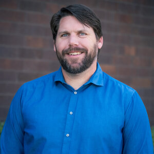 Headshot of Scott Bennett